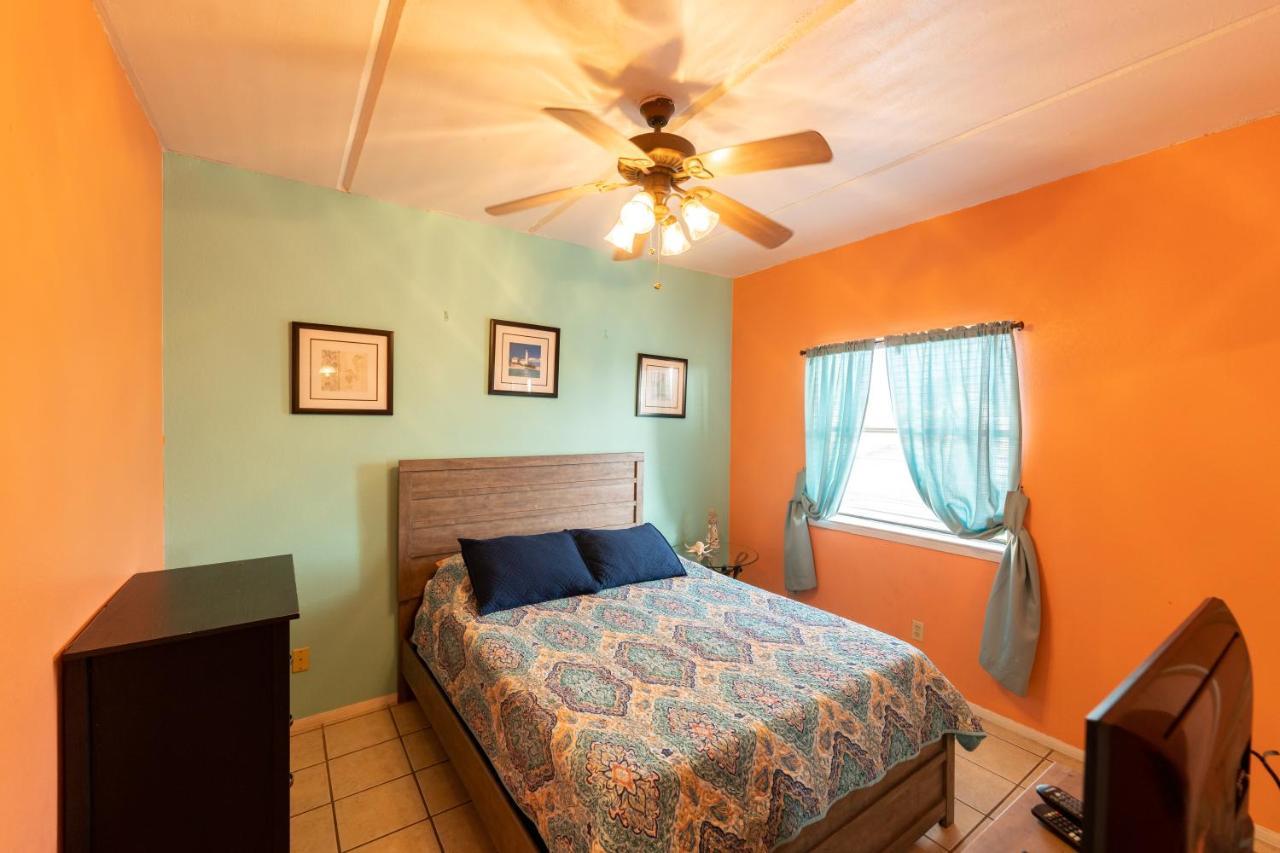 Affordable Spi Family Condo - Walking Distance To The Beach, Sleeps 6, Third Floor, 2025 Traveler Award 사우스 파드레 아일랜드 외부 사진